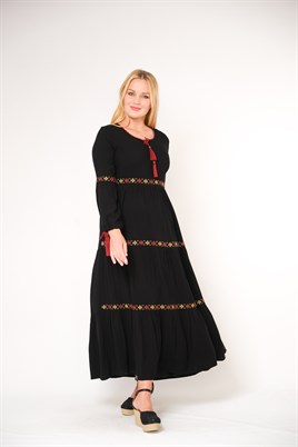 9071- Siyah Nakışlı Uzun Elbise